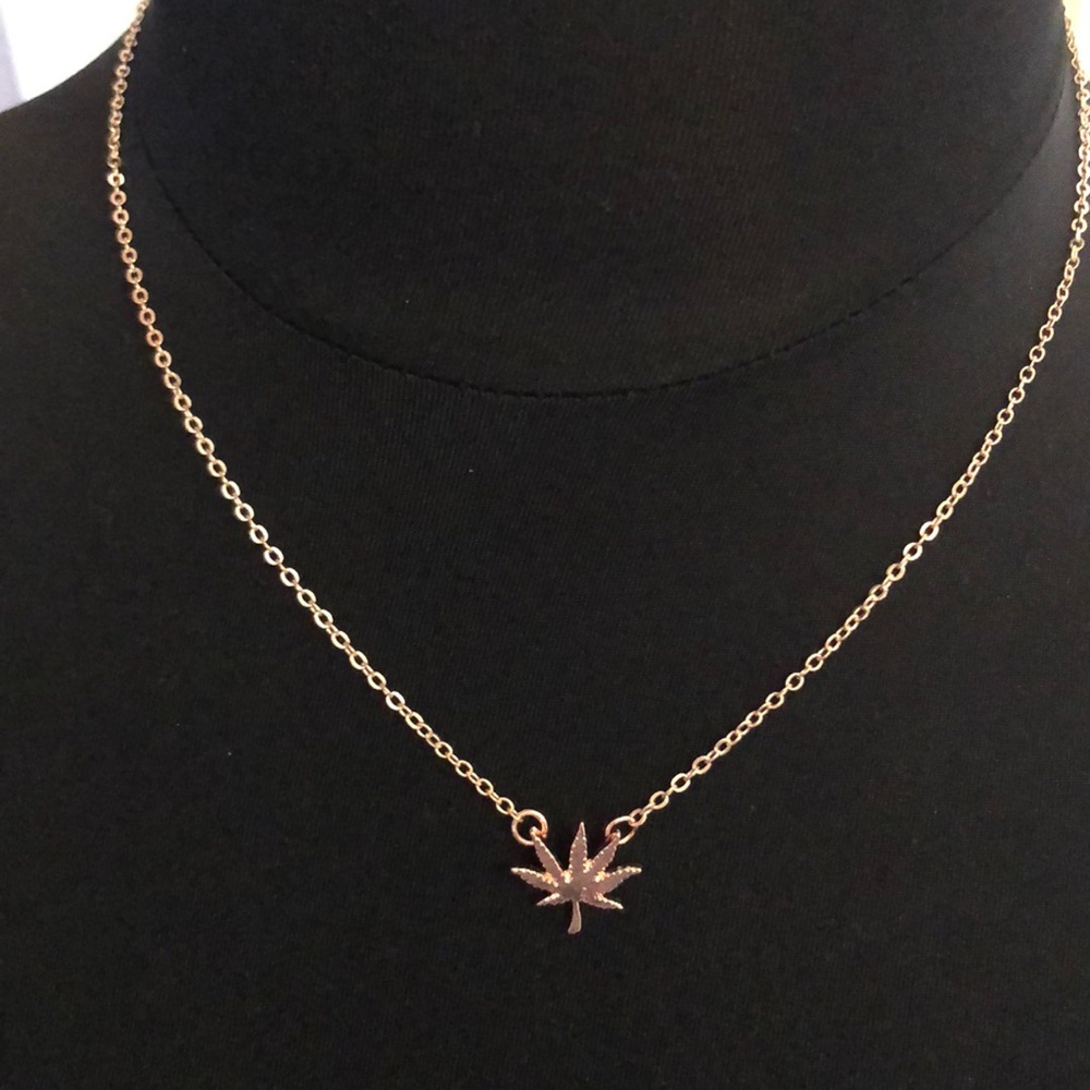 Rose gold marijuana leaf necklace 19” NWT
